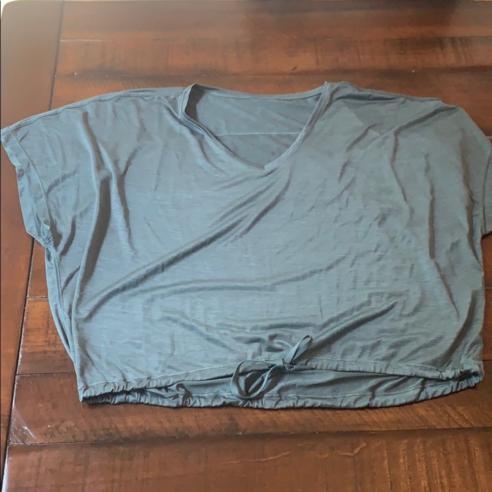 Lululemon Through the Movement Tee// Sea Steel